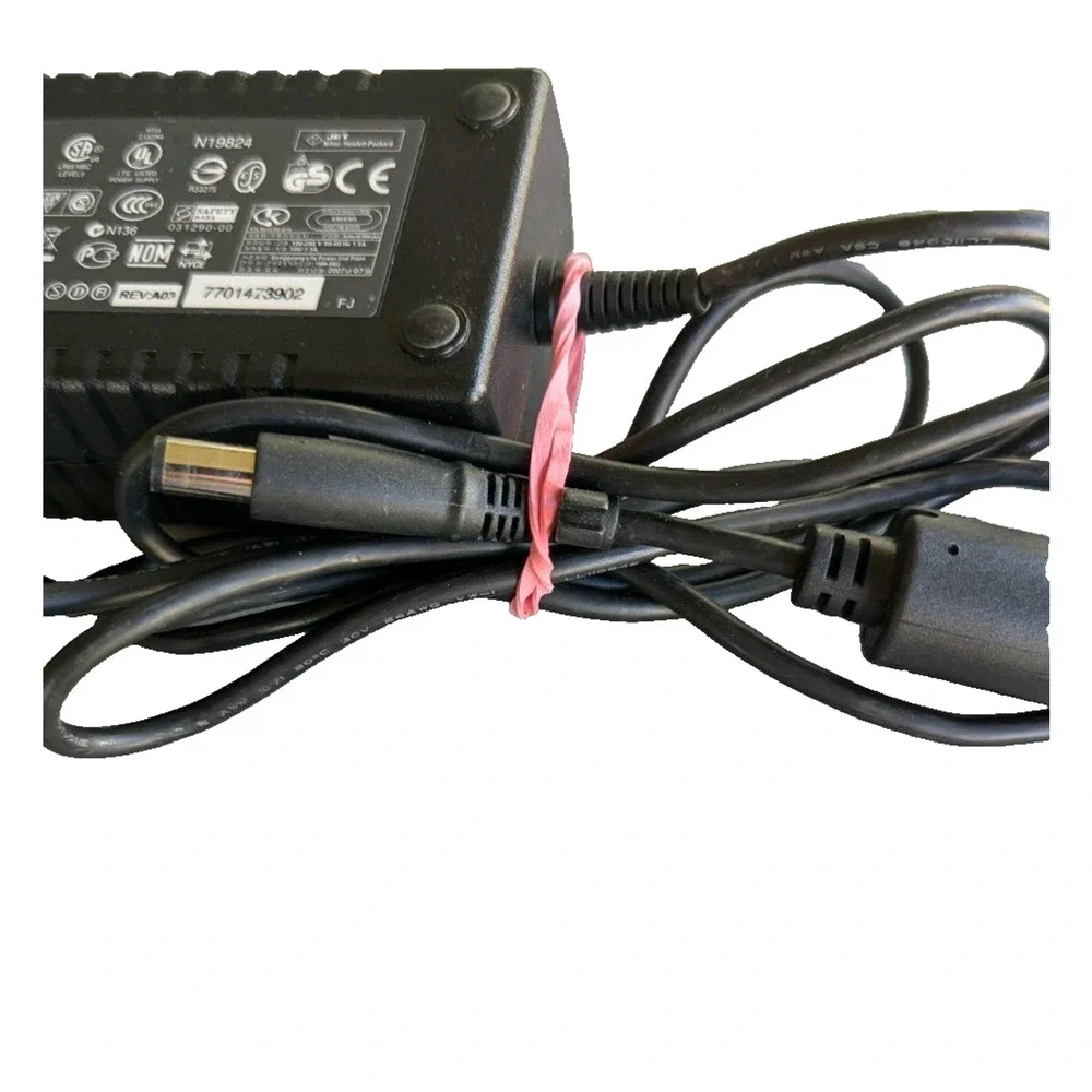 Genuine HP 135W 19.0 V AC Adapter + Power Cord HP Part# 397747-001 Compaq Comp